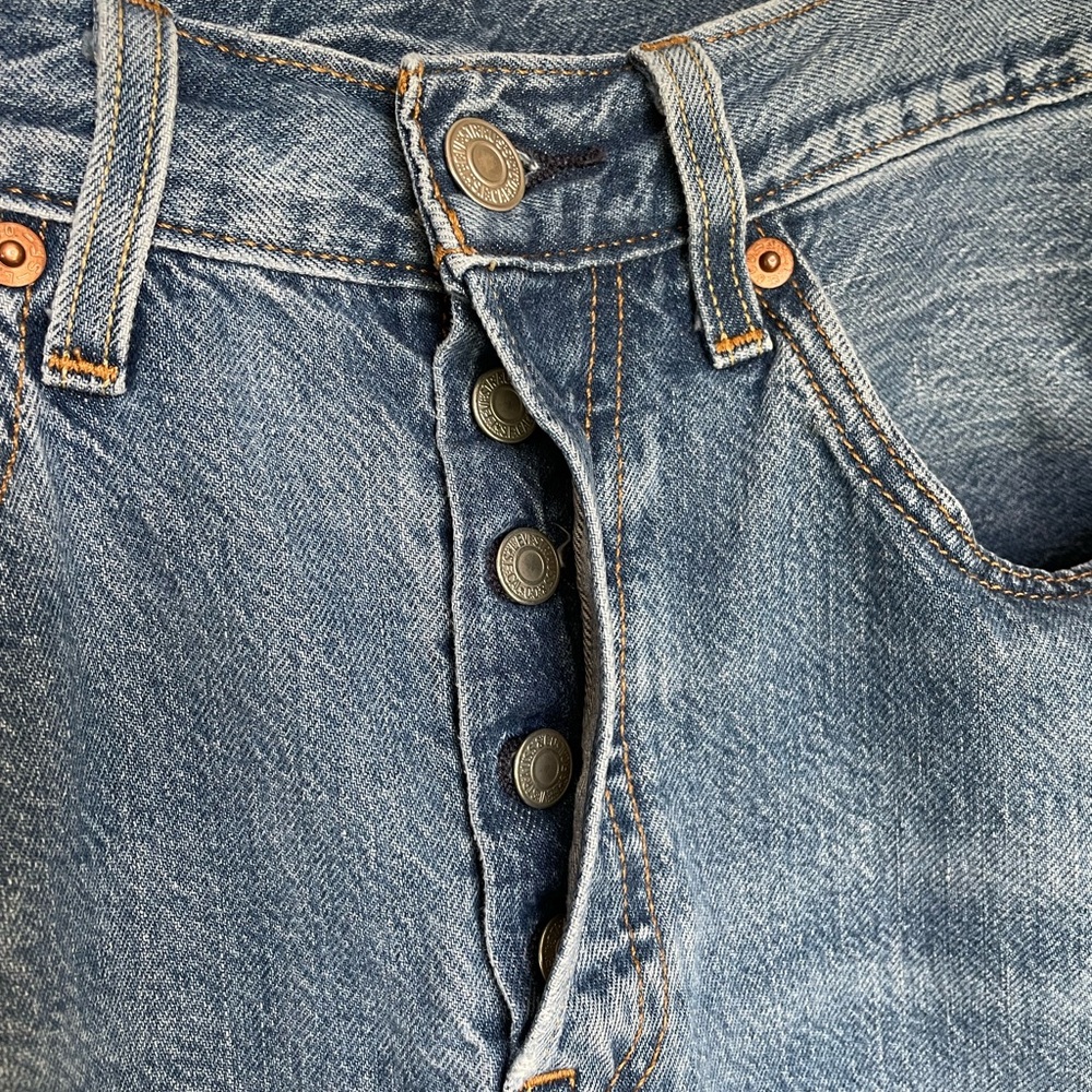 Levis 501 P Womens Distressed Medium Wash Jeans Size 26 x 30 Button Fly - Picture 3 of 7